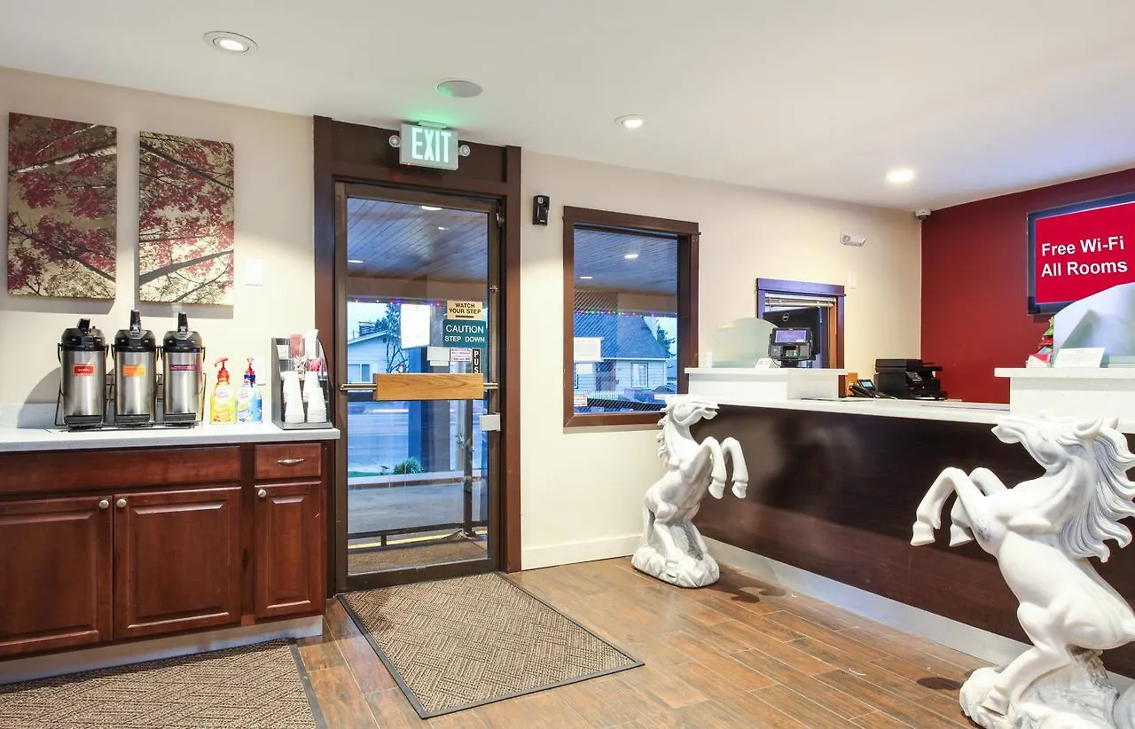 Evergreen Inn & Suites Portland (Adults Only)